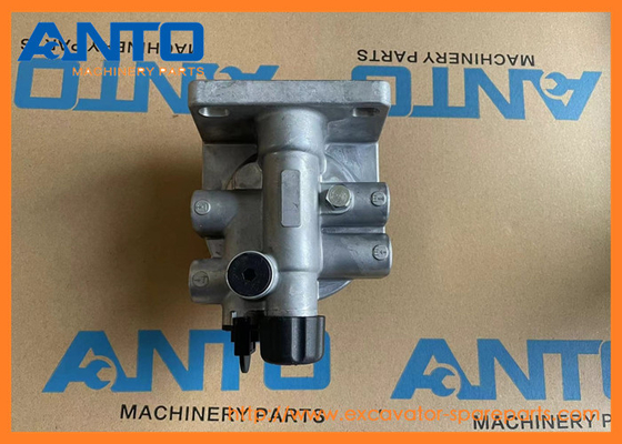 11110702 11110703 11110709 Alloggiamento del filtro del carburante Ricambi per escavatori adatti a EC240B